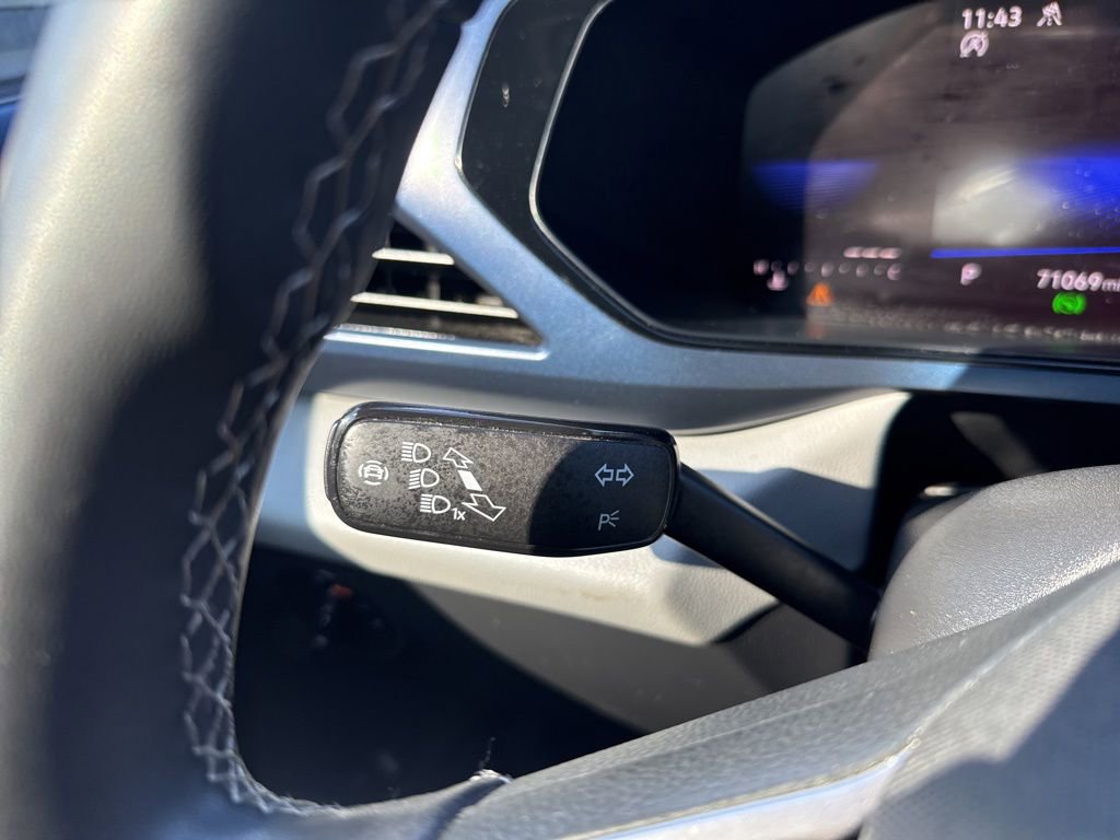 Used 2023 Volkswagen Taos SE image 19