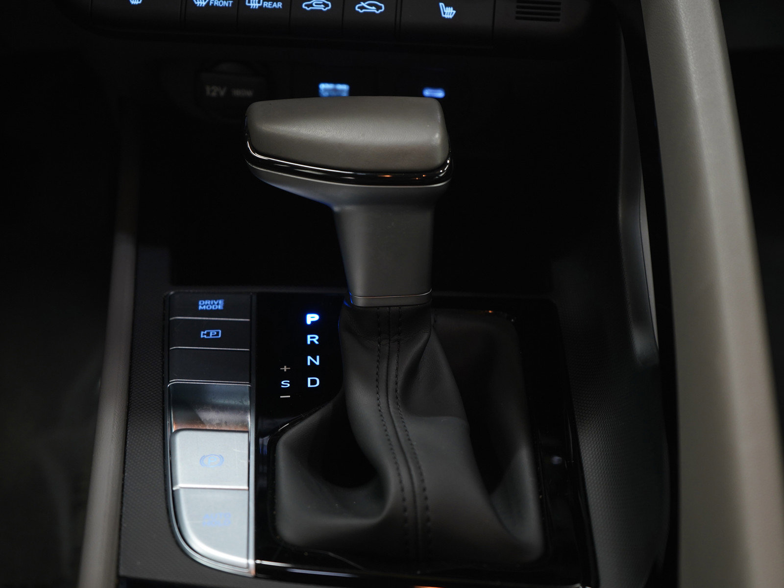 Used 2025 Hyundai Elantra SEL FWD image 17