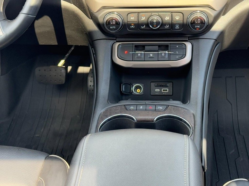 Used 2023 GMC Acadia Denali w/ Denali Ultimate Package image 16