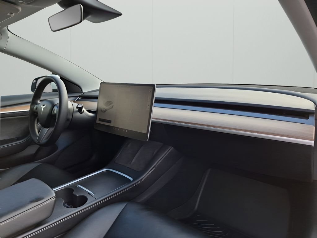 Used 2021 Tesla Model 3 Standard Range Plus image 14