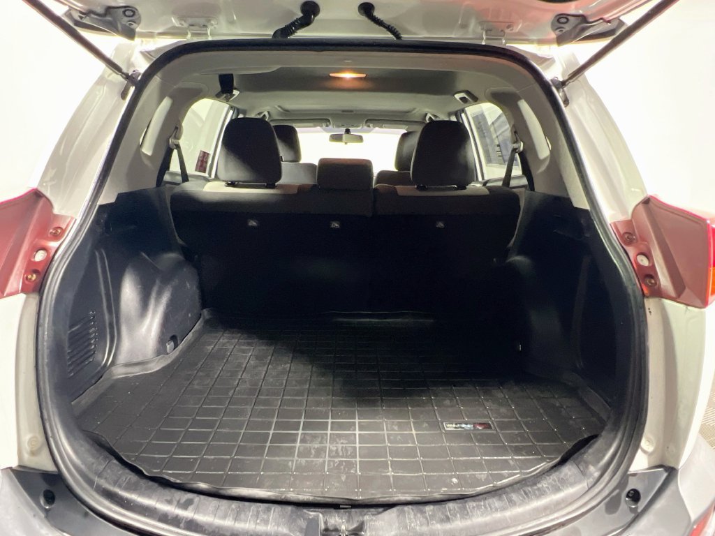 Used 2014 Toyota RAV4 XLE AWD/4WD image 31