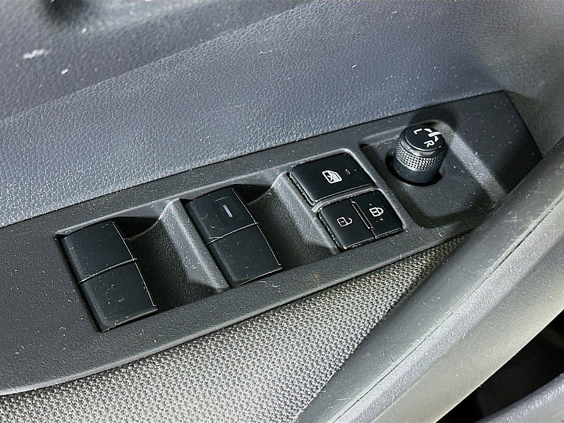Used 2020 Toyota Corolla LE FWD image 18