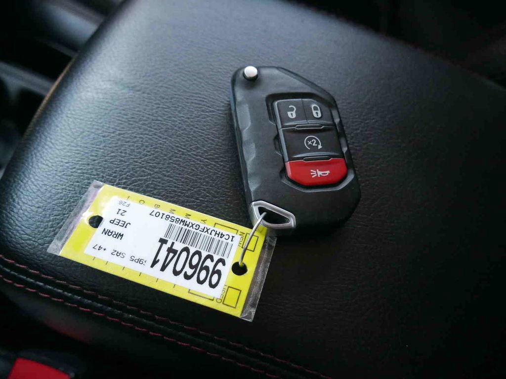 Used 2021 Jeep Wrangler Unlimited Rubicon AWD/4WD image 34