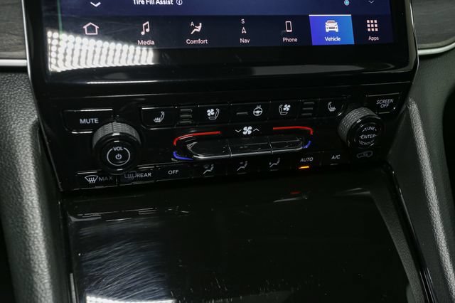 Used 2023 Jeep Grand Cherokee 4WD 4xe image 32