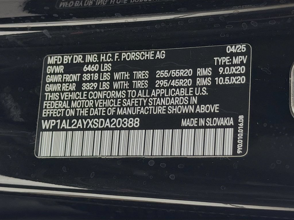 Certified 2025 Porsche Cayenne S AWD/4WD image 40