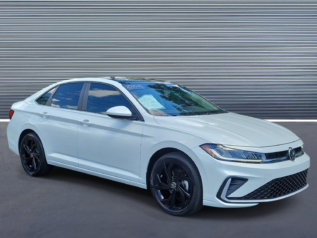 Certified 2025 Volkswagen Jetta SE w/ Sunroof Package FWD image 2