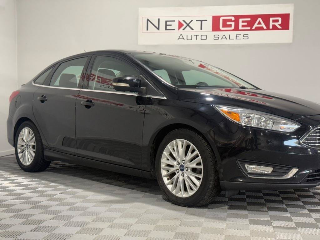 Used 2018 Ford Focus Titanium FWD image 2