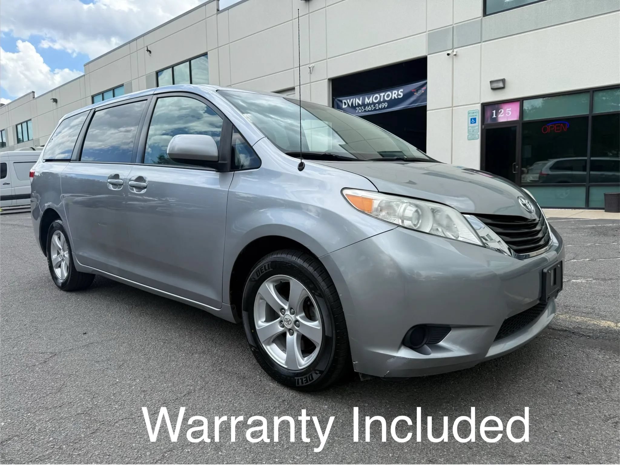 Used 2012 Toyota Sienna LE FWD image 1