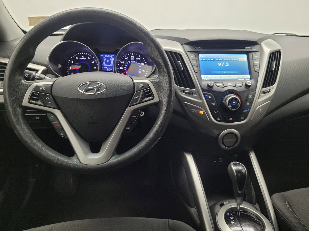 Used 2016 Hyundai Veloster FWD image 22