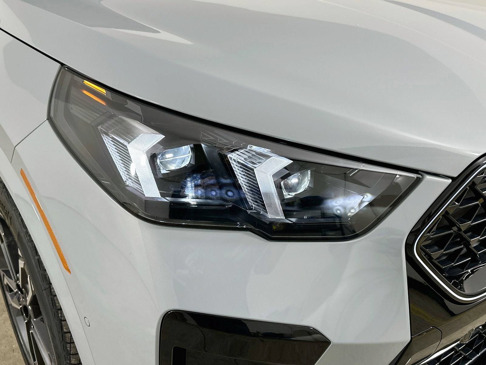 New 2026 BMW X2 xDrive28i w/ Technology Package AWD/4WD image 9