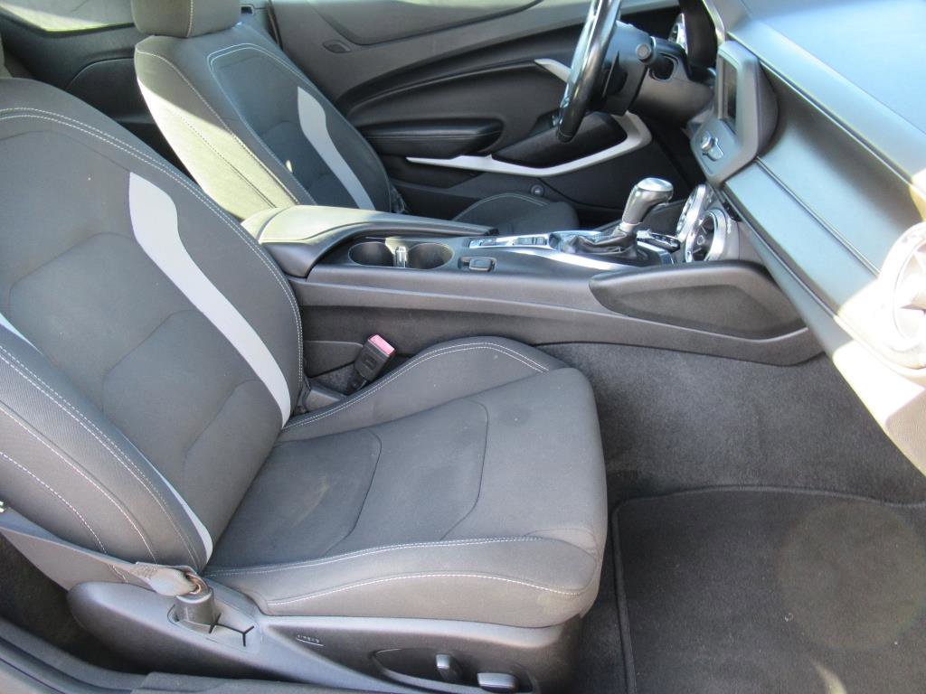 Used 2019 Chevrolet Camaro LT image 9