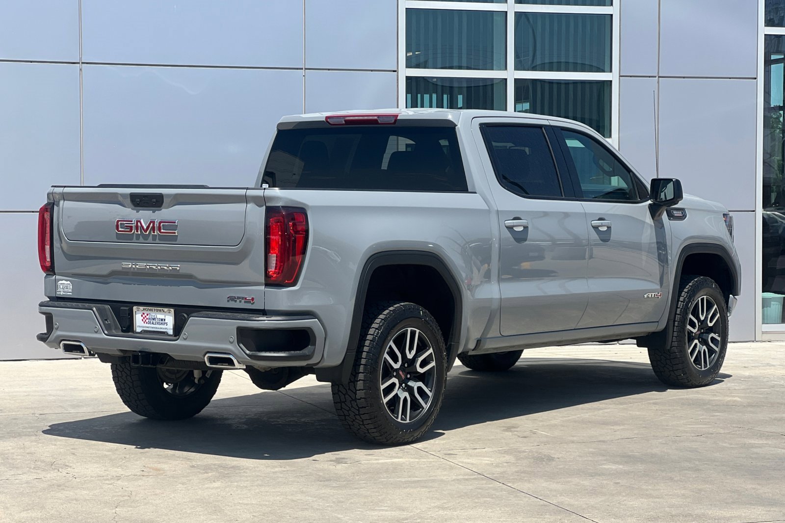 Used 2024 GMC Sierra 1500 AT4 image 4
