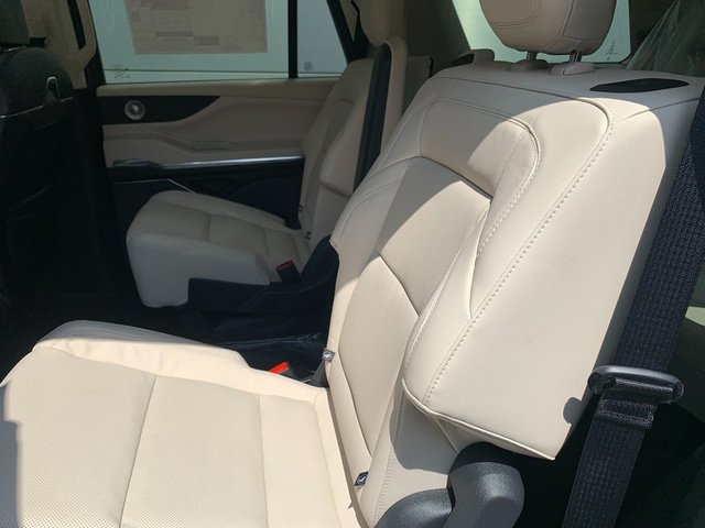 New 2027 Lincoln Navigator Reserve w/ Jet Appearance Package AWD/4WD image 16