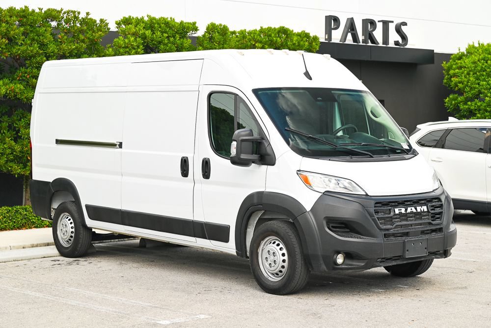 Used 2024 RAM ProMaster 2500 w/ Convenience Group FWD image 3