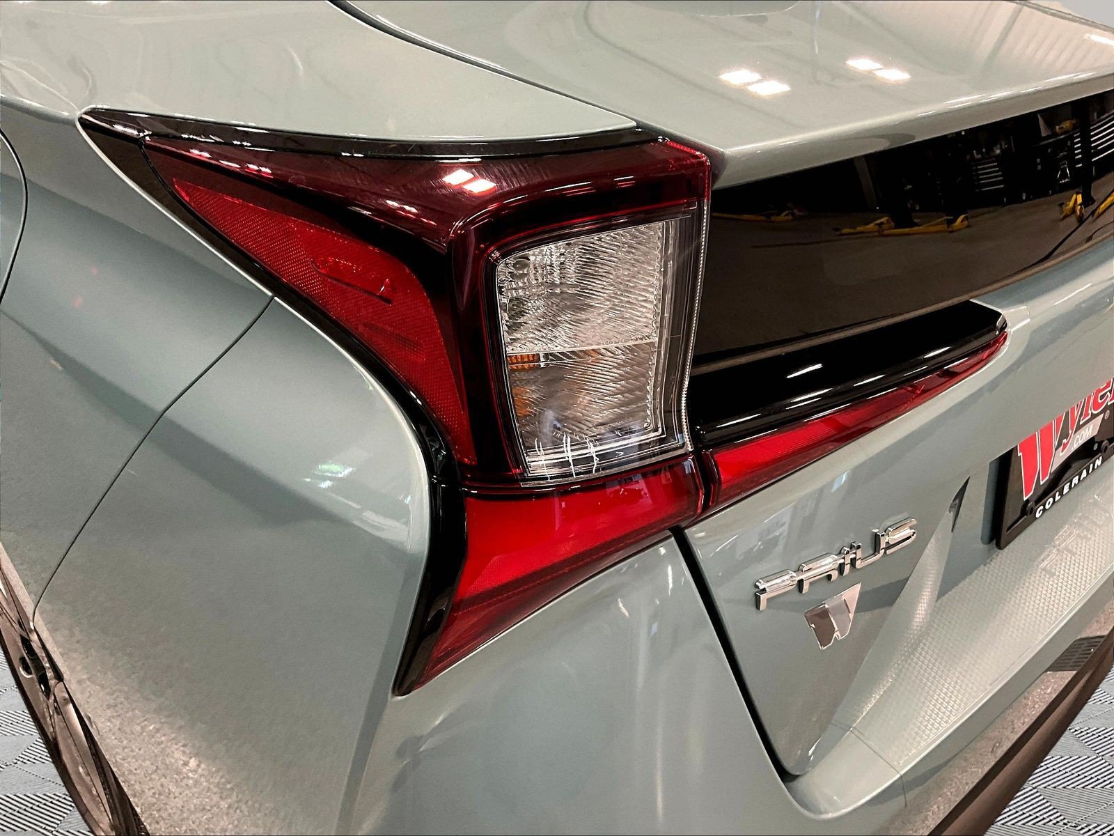 Used 2019 Toyota Prius XLE FWD image 23