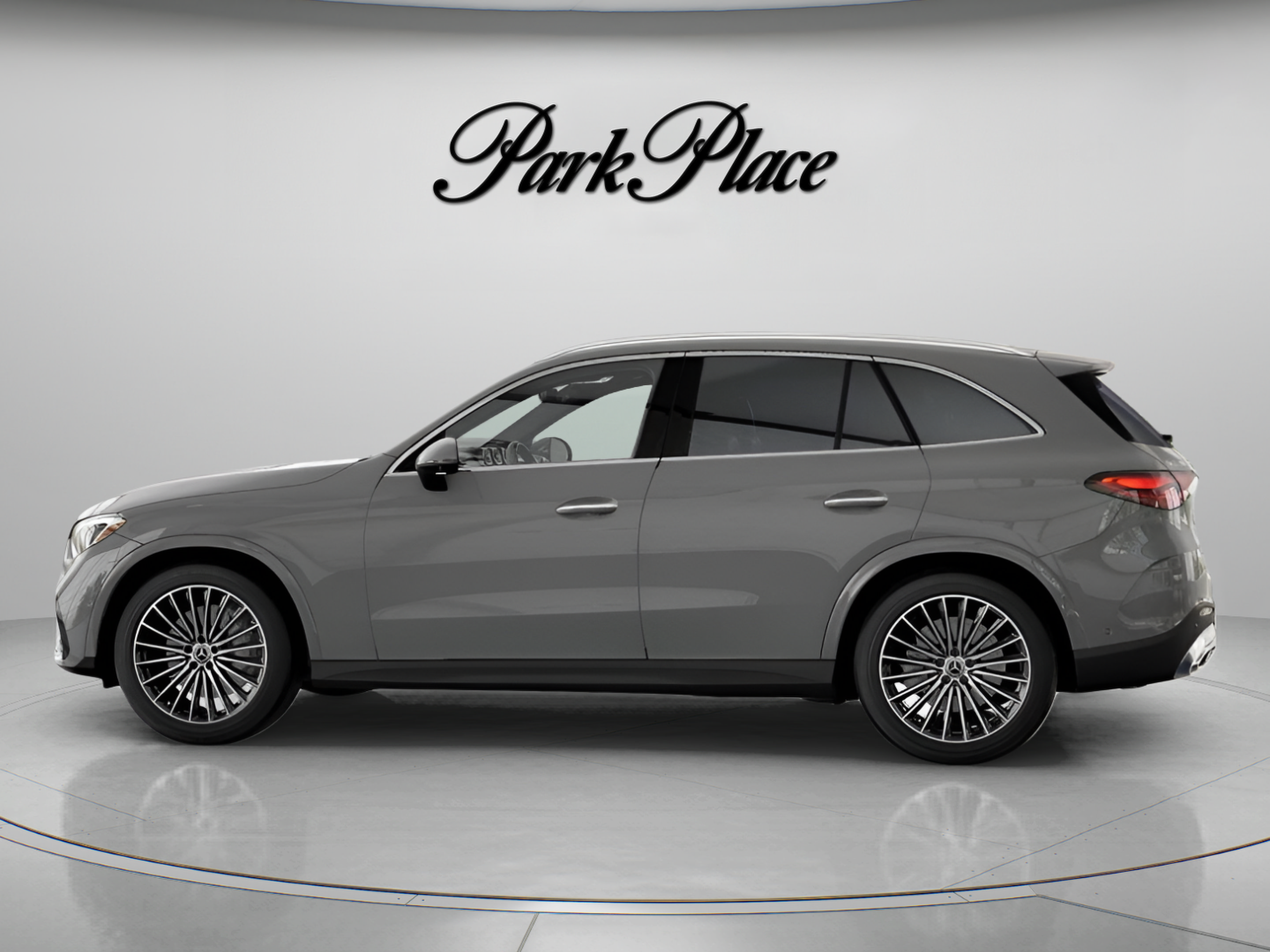 Used 2026 Mercedes-Benz GLC 300 image 9