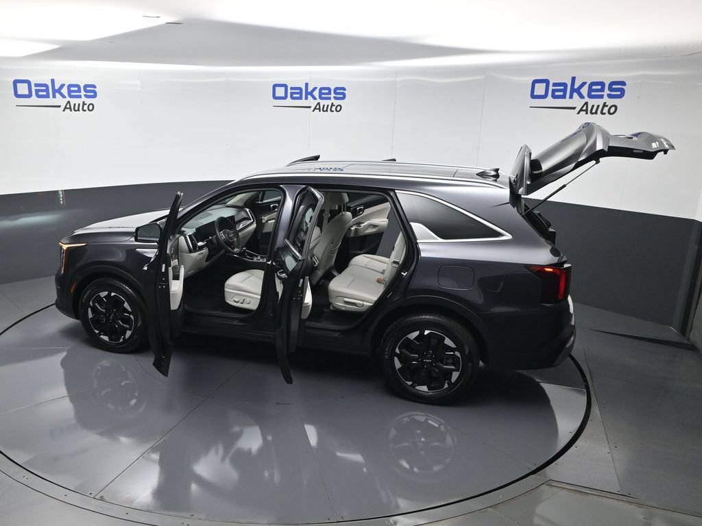 Certified 2025 Kia Sorento S w/ Panoramic Sunroof Package FWD image 62
