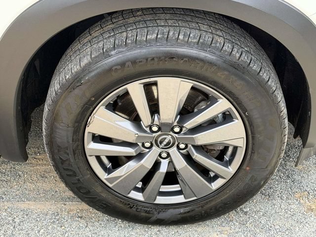 Used 2025 Nissan Pathfinder SV FWD image 9
