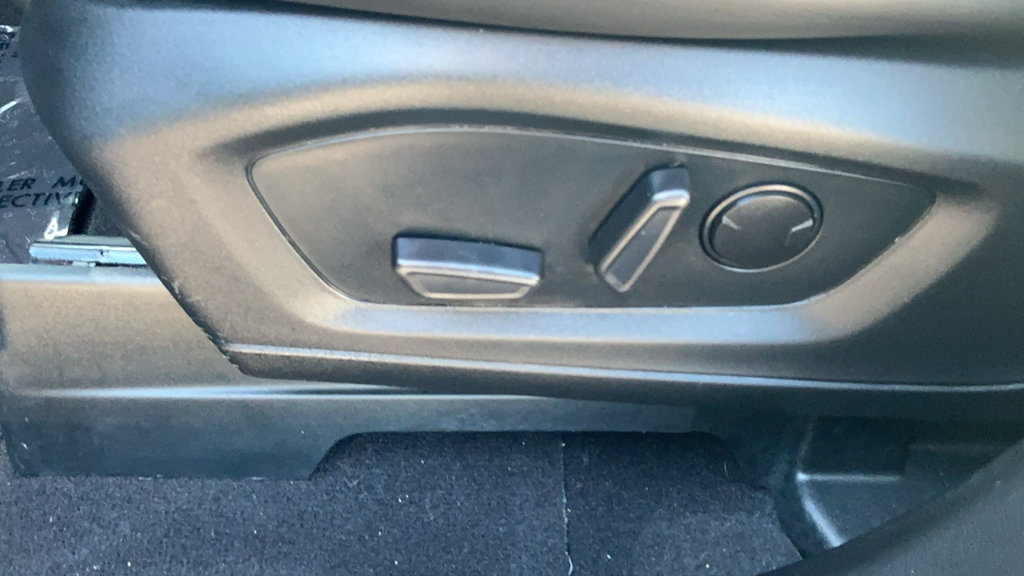 Certified 2023 Ford Explorer XLT RWD image 24