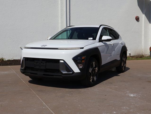 Used 2025 Hyundai Kona SEL image 4
