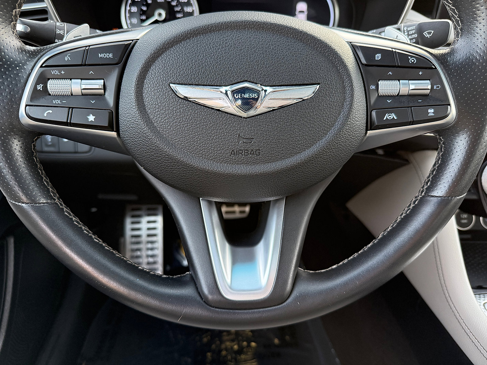 Used 2023 Genesis G70 2.0T w/ Sport Prestige Package image 17