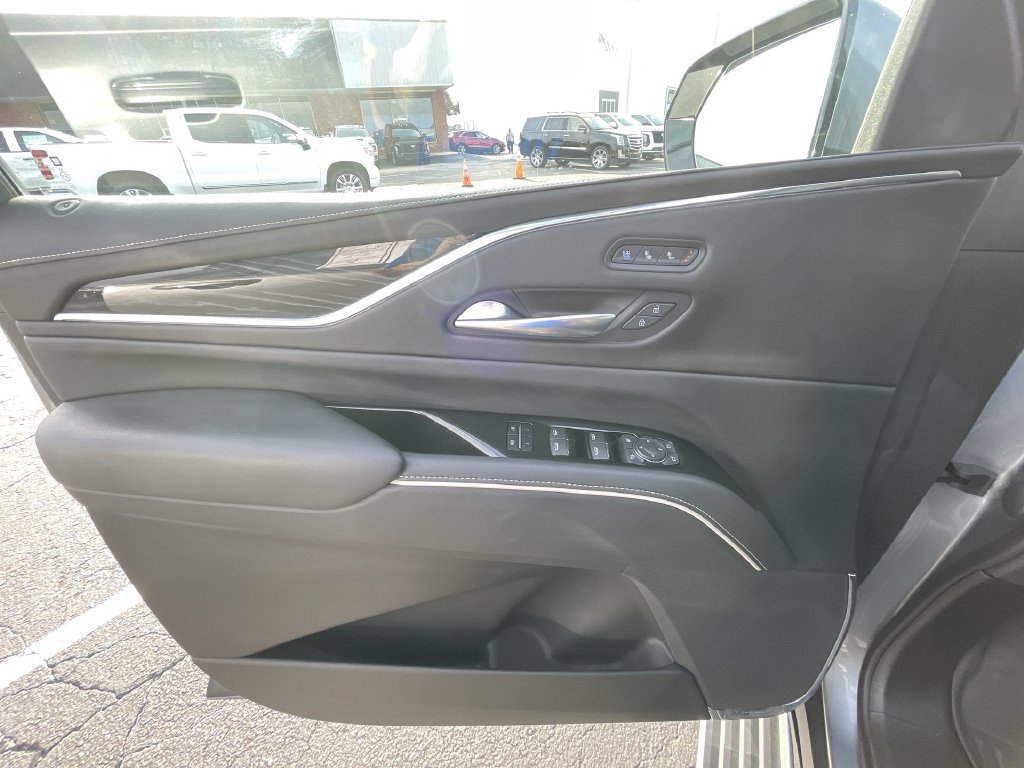 Used 2022 Cadillac Escalade ESV Sport w/ Touring Package AWD/4WD image 22
