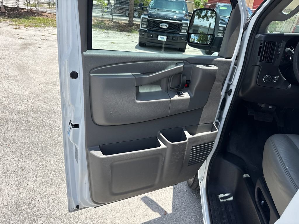 Used 2021 GMC Savana 2500 RWD image 13