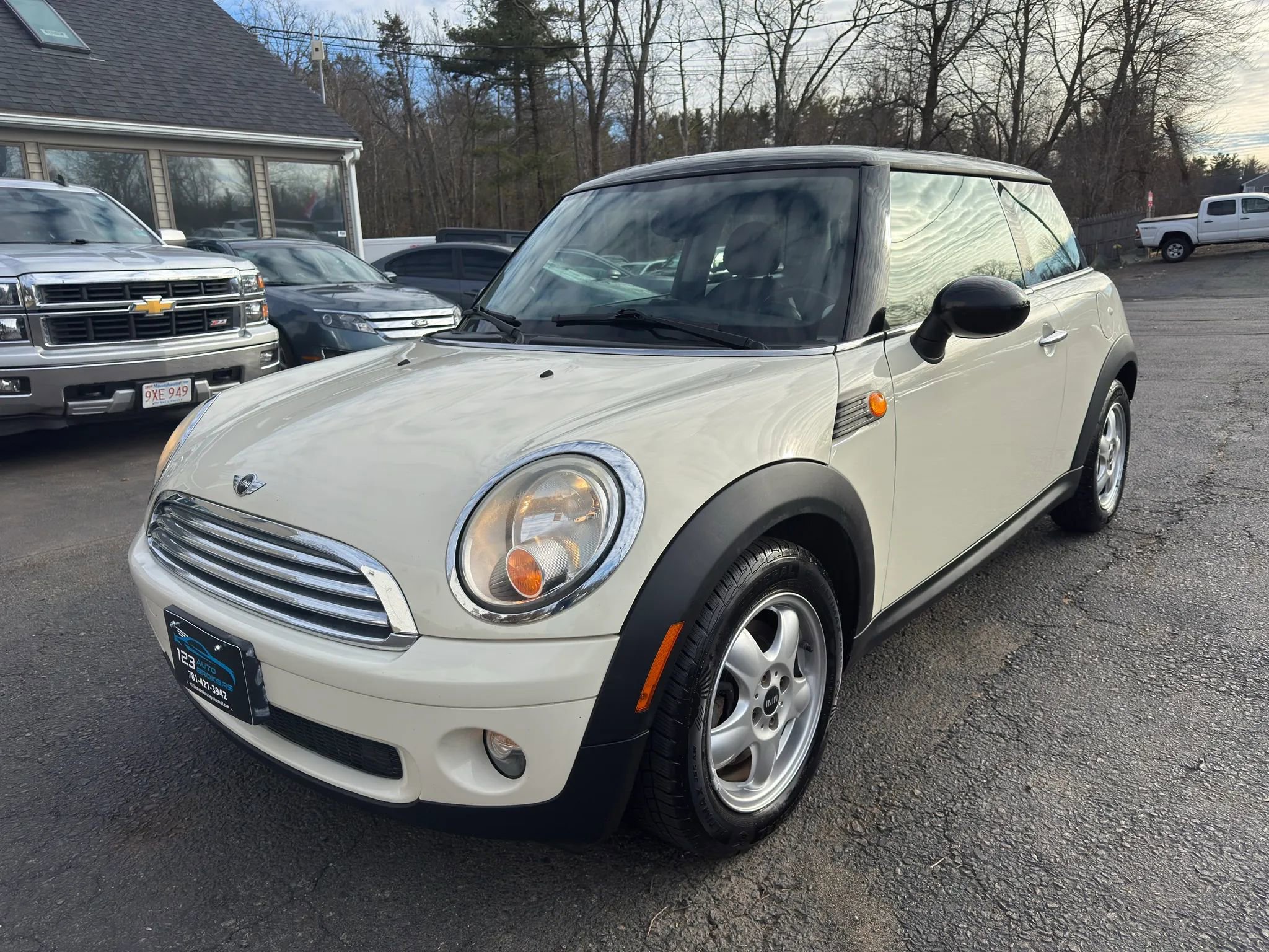 Used 2010 MINI Cooper Hardtop image 3