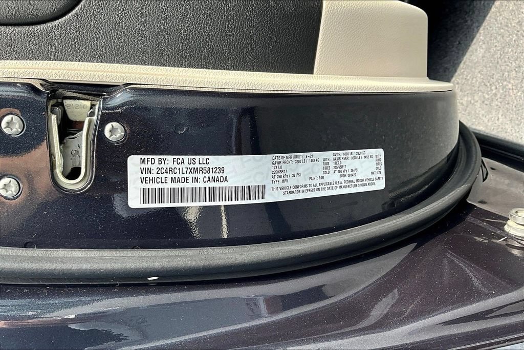 Used 2021 Chrysler Pacifica Touring-L FWD image 16