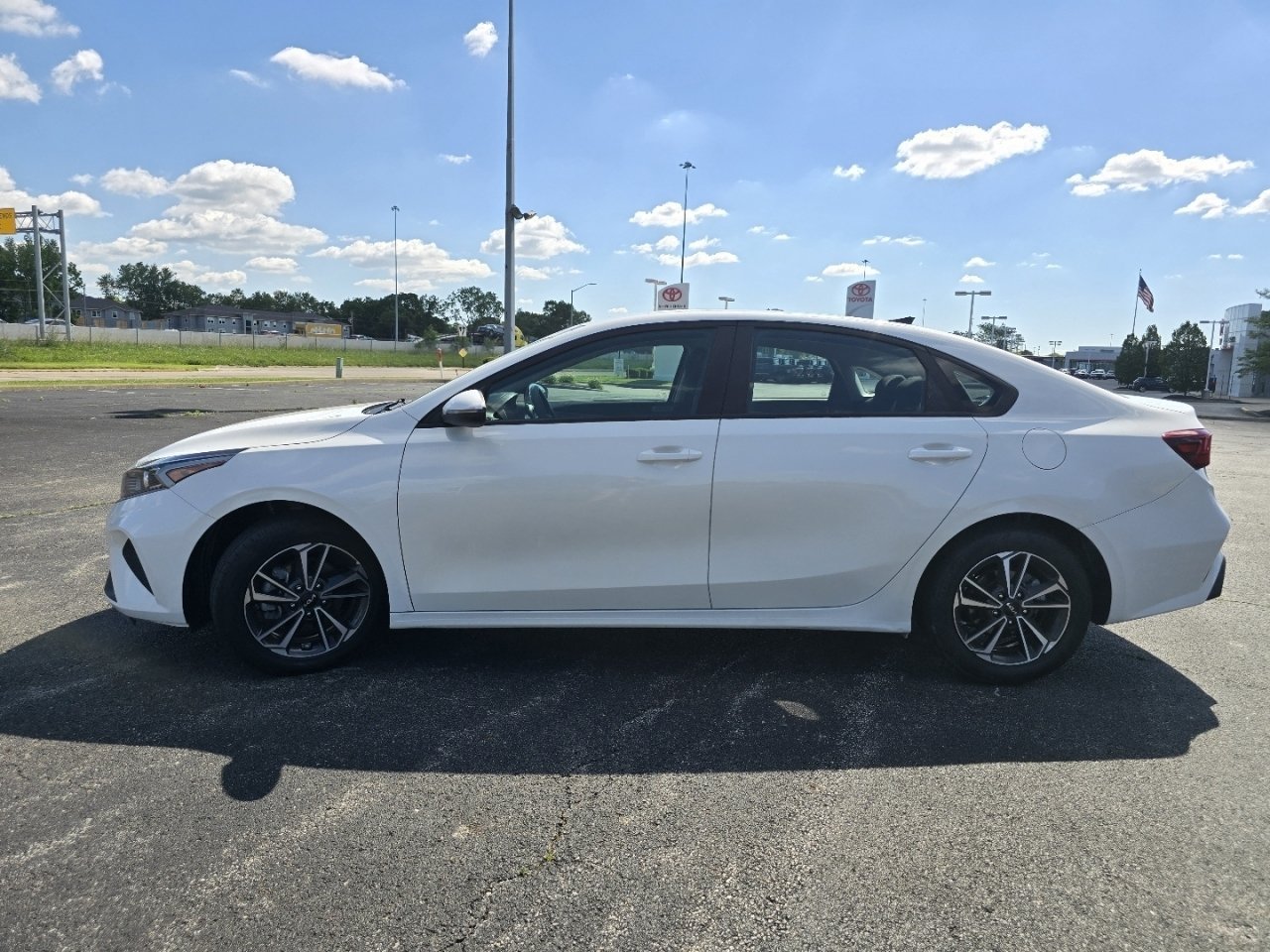 Used 2023 Kia Forte LXS w/ LXS Technology Package FWD image 10