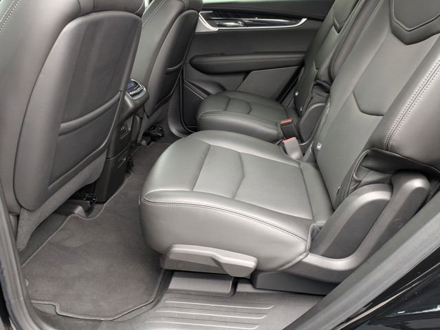 Used 2025 Cadillac XT6 Premium Luxury image 28