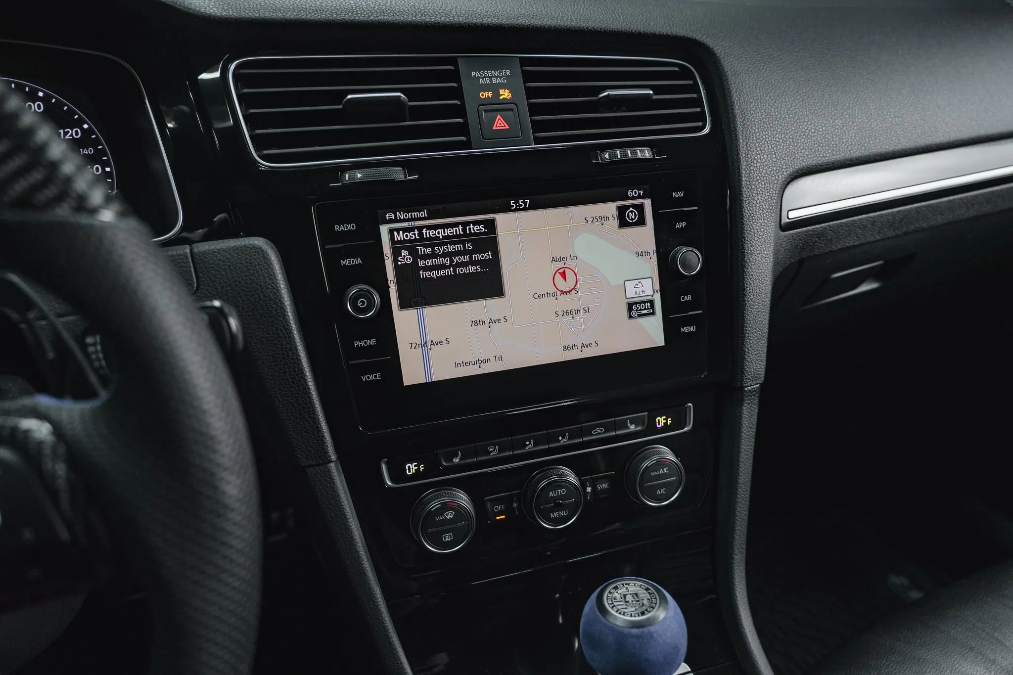 Used 2019 Volkswagen Golf 4-Door image 54