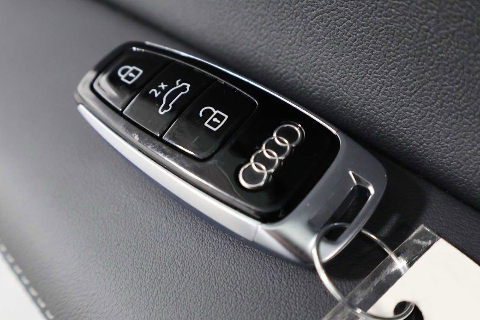 Certified 2025 Audi Q8 Premium Plus w/ Premium Plus Package AWD/4WD image 41
