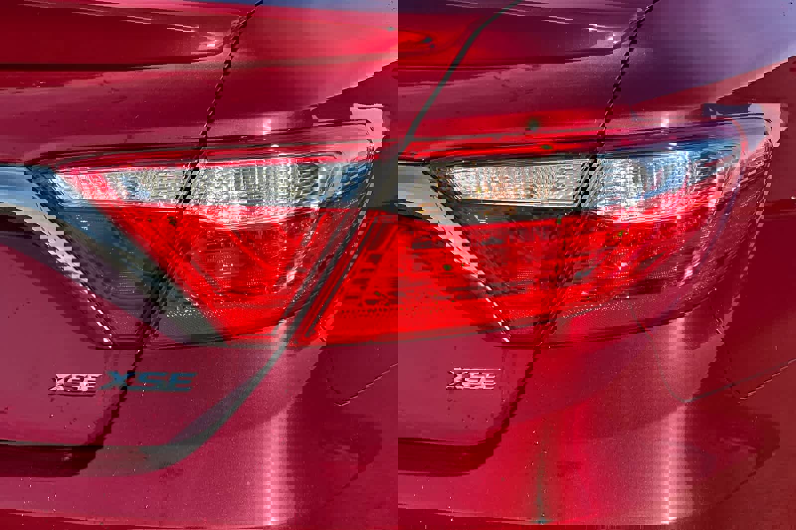 Used 2015 Toyota Camry XSE w/ Advanced Technology Package image 32