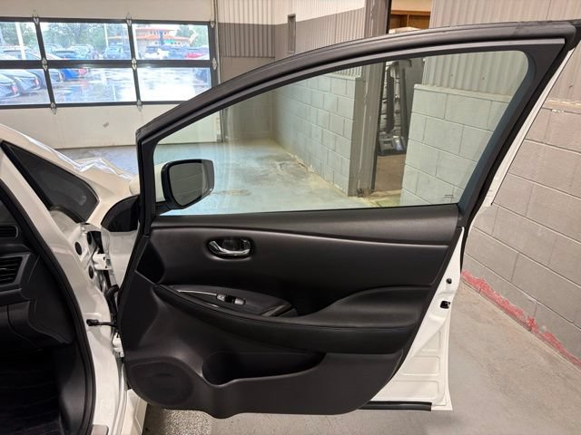Certified 2024 Nissan Leaf SV Plus FWD image 17