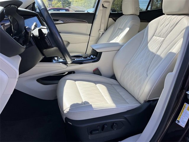 Used 2021 Buick Envision Avenir image 32