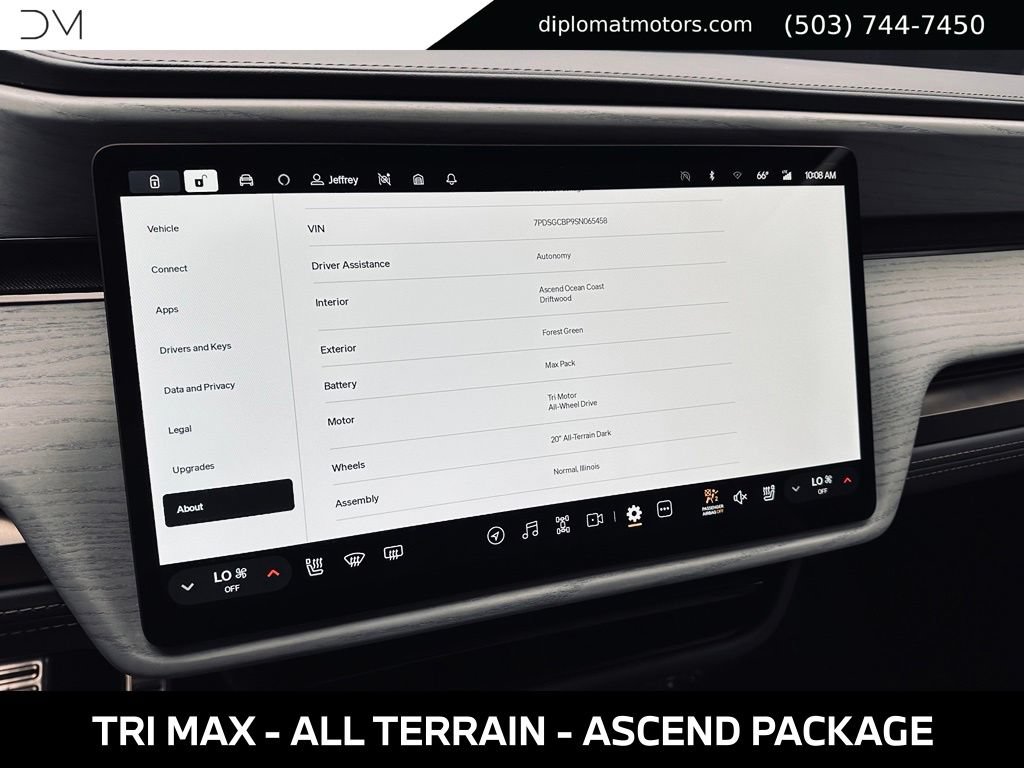 Used 2025 Rivian R1S Premium AWD/4WD image 38