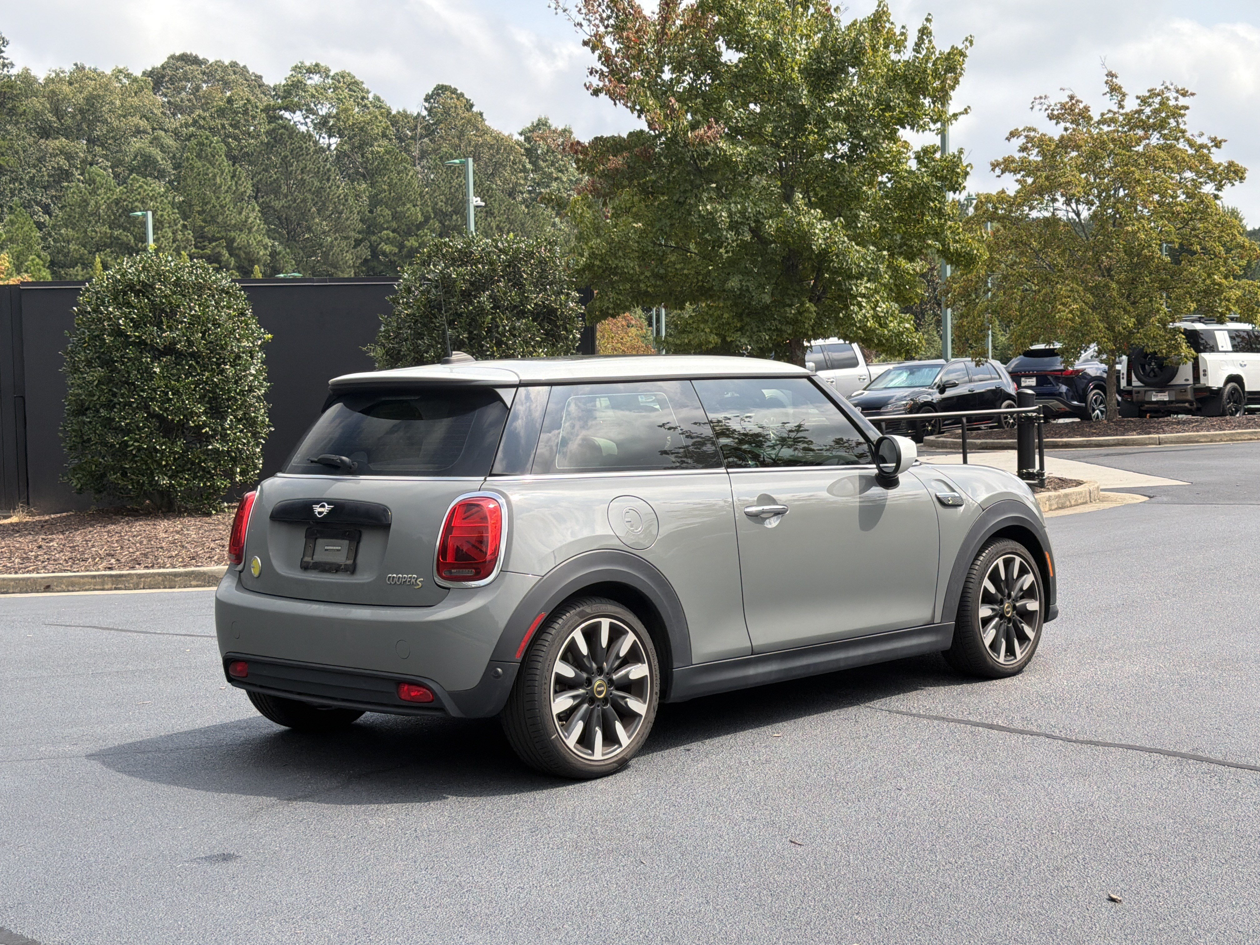 Used 2023 MINI Cooper SE FWD image 3