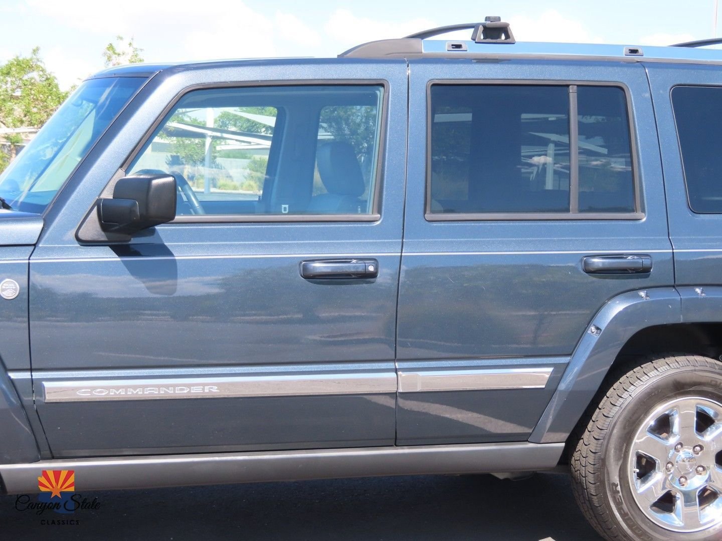 Used 2006 Jeep Commander Limited w/ Trailer Tow Group IV image 21