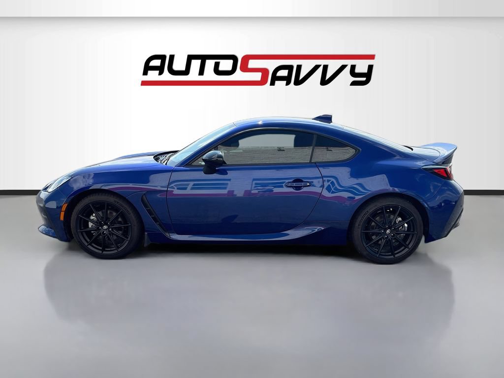 Used 2025 Toyota GR86 Premium RWD image 4