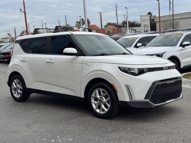 Certified 2023 Kia Soul LX w/ LX Technology Package image 8