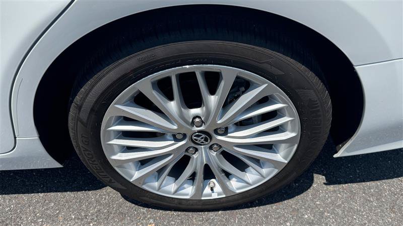 Used 2019 Toyota Camry XLE FWD image 30