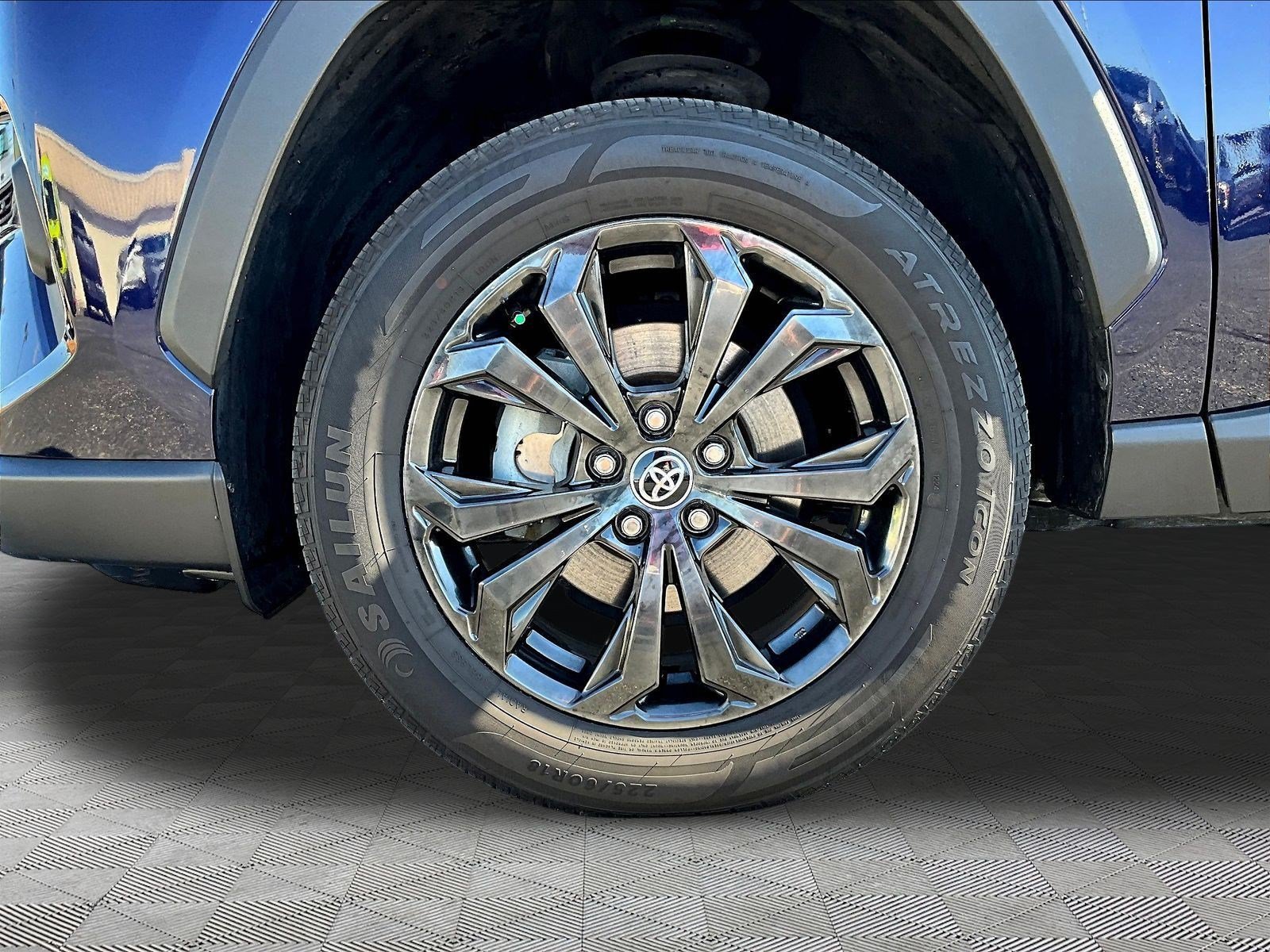 Used 2022 Toyota RAV4 Limited AWD/4WD image 34