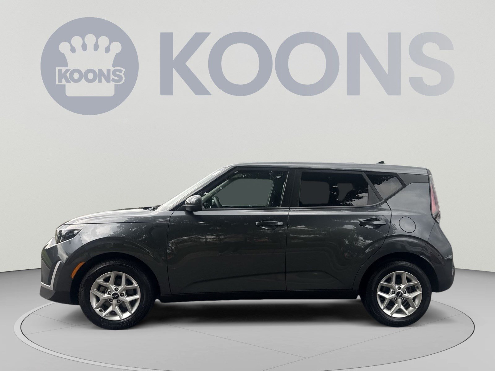 Used 2024 Kia Soul LX w/ Option Group 015 FWD image 2