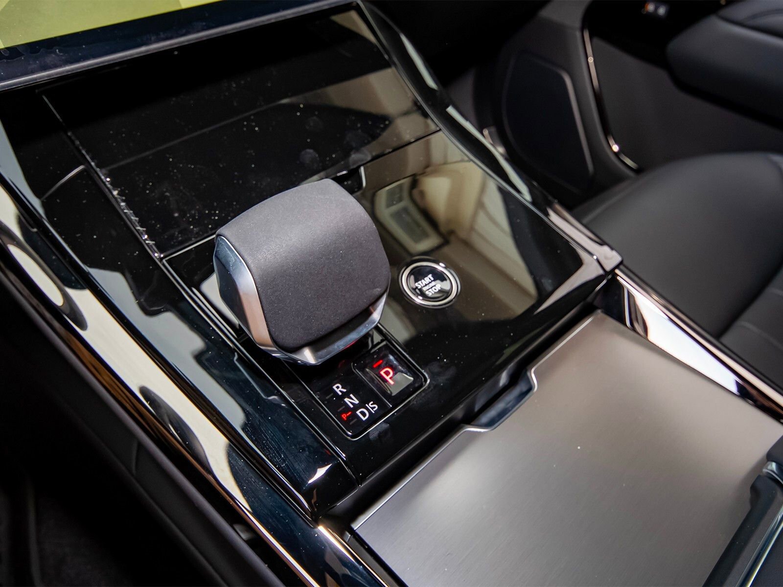 New 2025 Land Rover Range Rover Sport Dynamic SE image 27