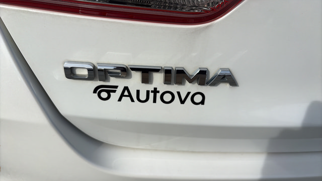 Used 2017 Kia Optima Premium FWD image 11
