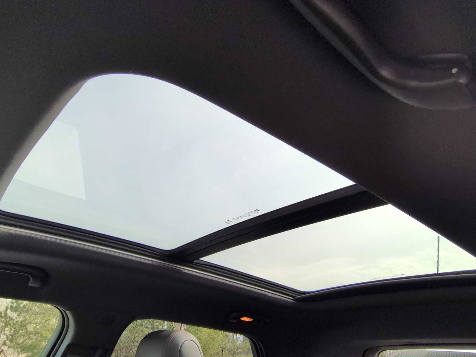 Used 2021 Chevrolet TrailBlazer RS w/ Sun and Liftgate Package image 19