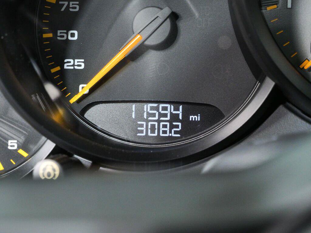 Certified 2018 Porsche 911 GT3 RWD image 12