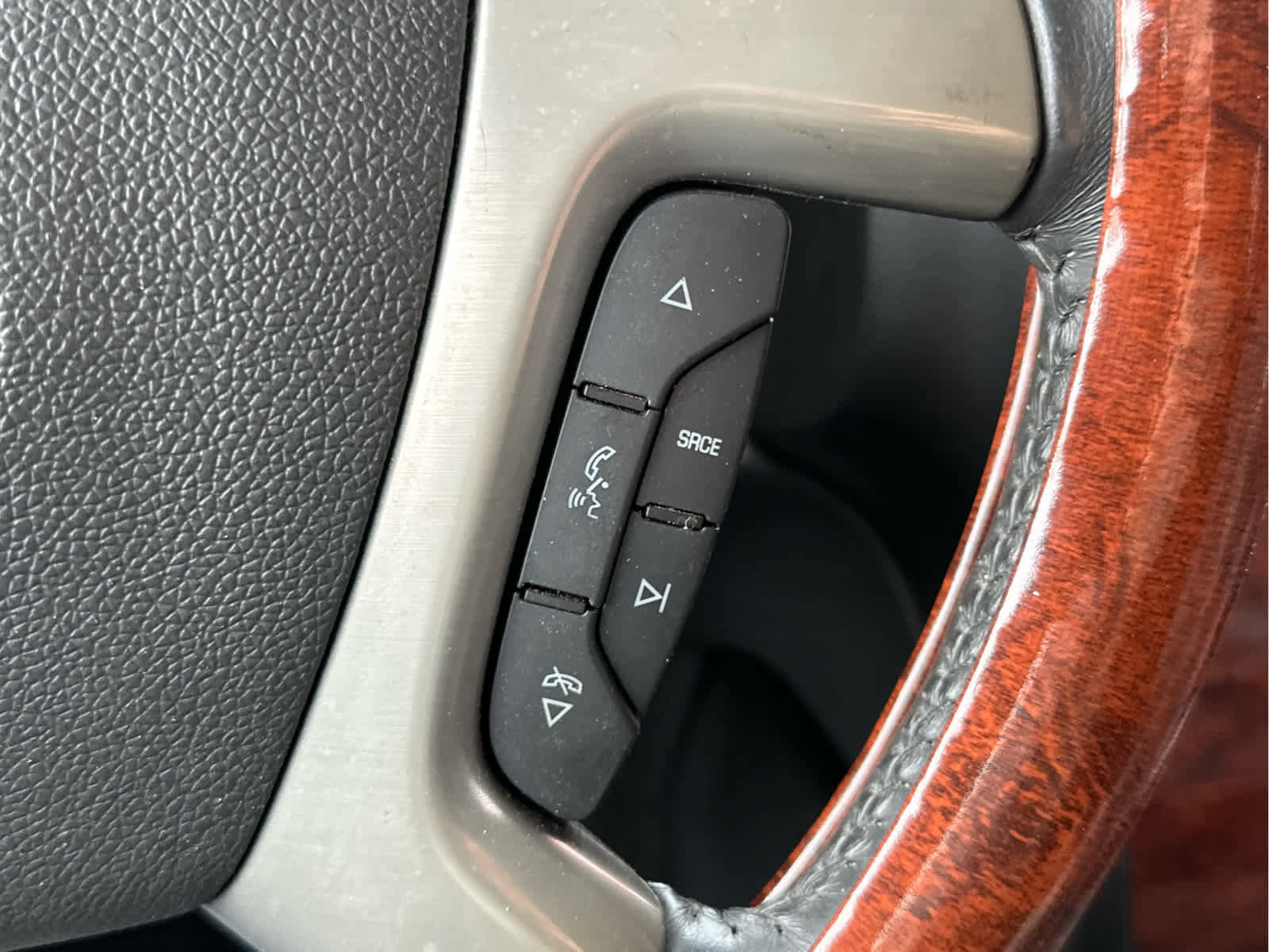 Used 2013 Chevrolet Avalanche LT image 27