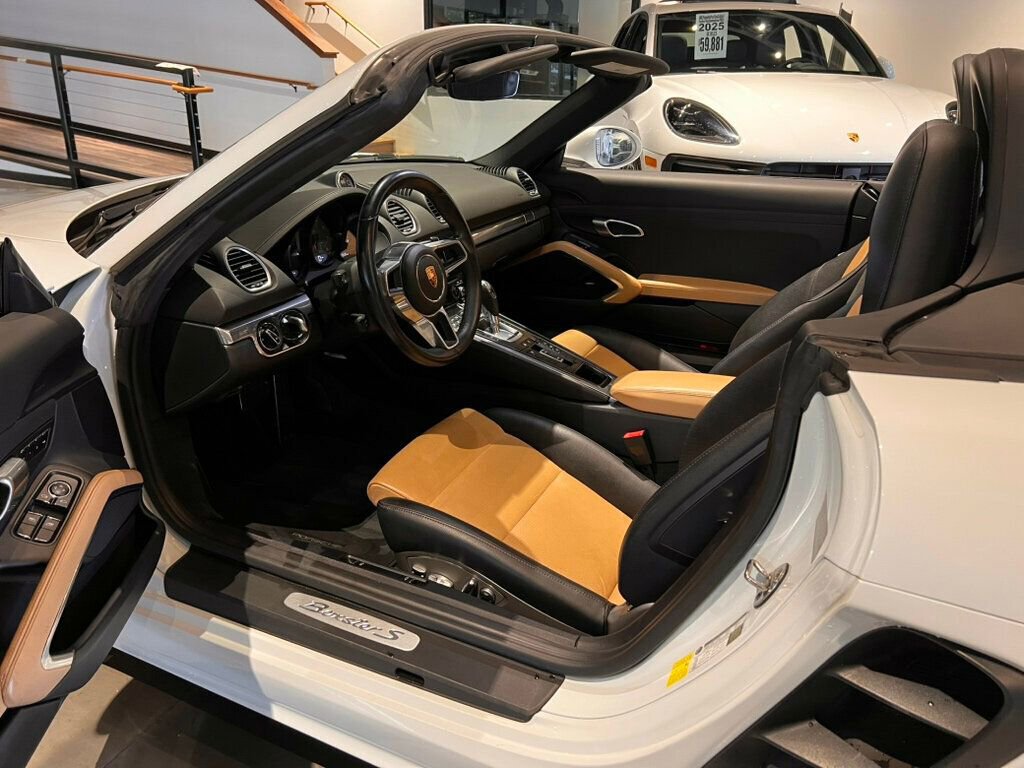 Used 2019 Porsche 718 Boxster RWD image 19